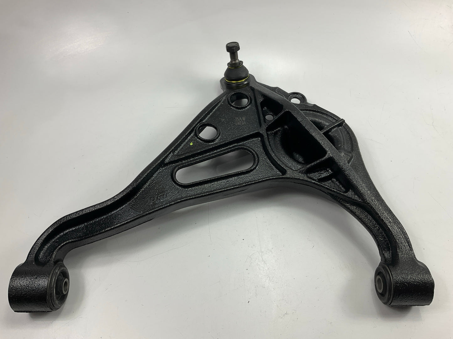 NEW AFTERMARKET AXB2605895 Front Left Lower Control Arm - 1999-08 Chevy Tracker