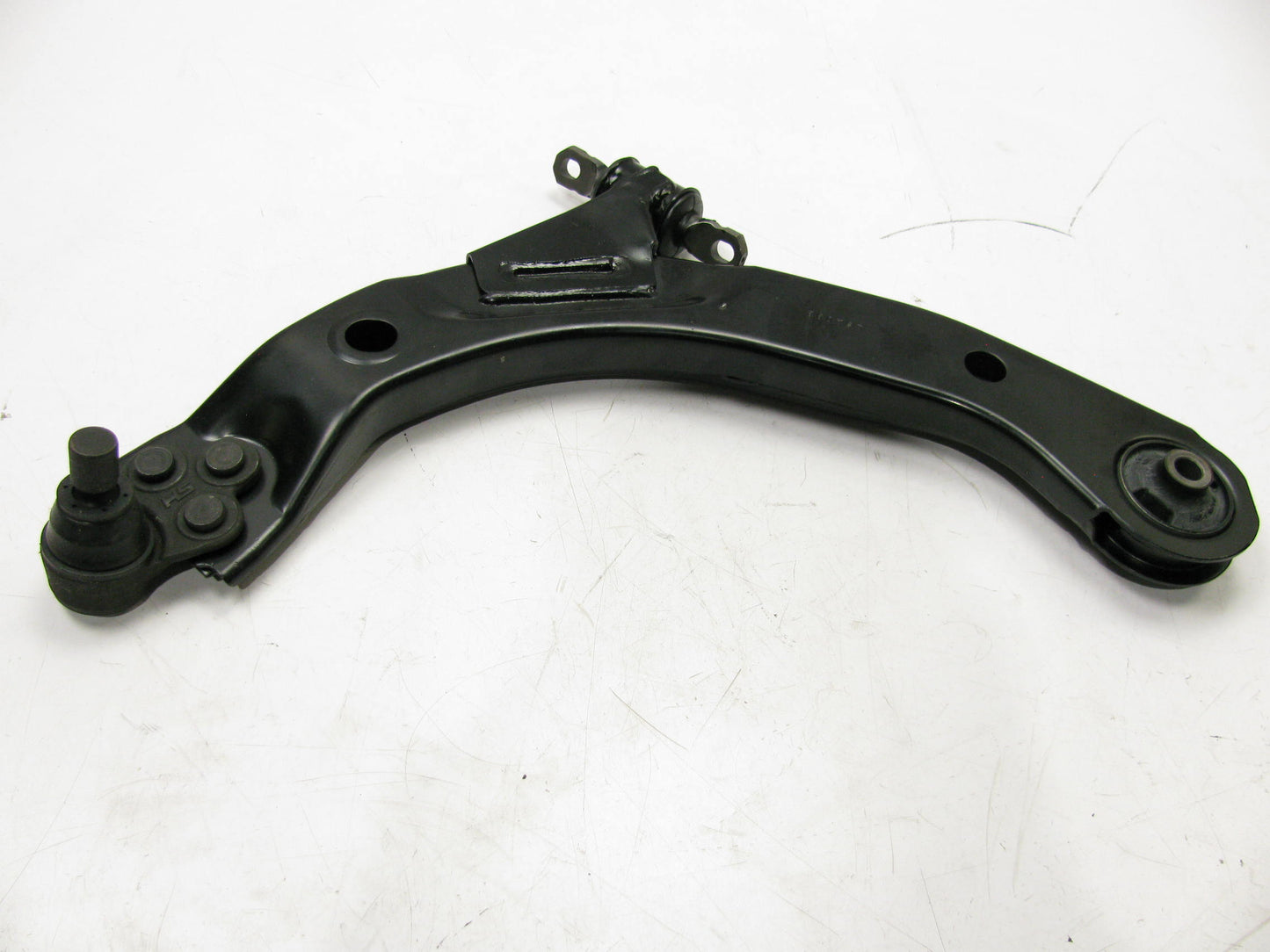 NEW - UNBOXED AXB2606001Suspension Control Arm And Ball Joint - Front Left Lower