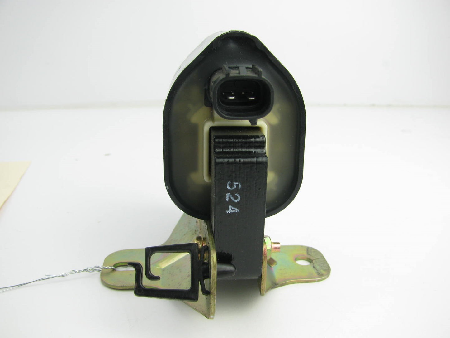 NEW - OUT OF BOX - Mazda B359-18-100 Ignition Coil
