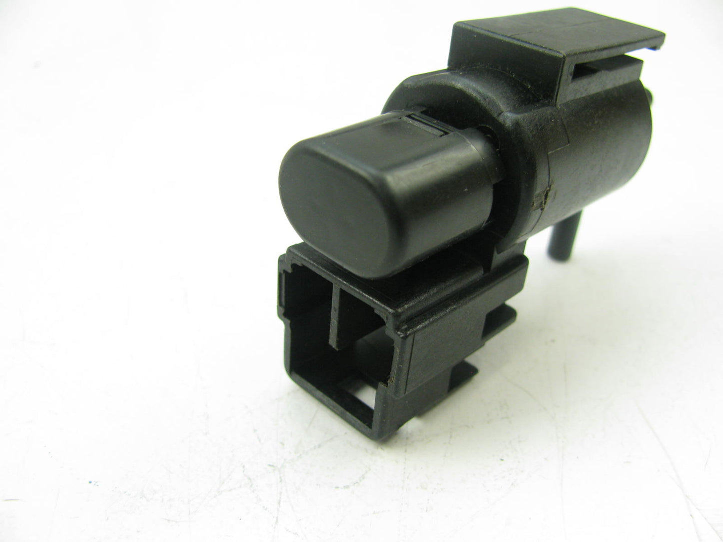 NEW - Out Of Box B6BF18741 EGR Purge Solenoid Valve 1994-96 MX-3 1995-98 Protege