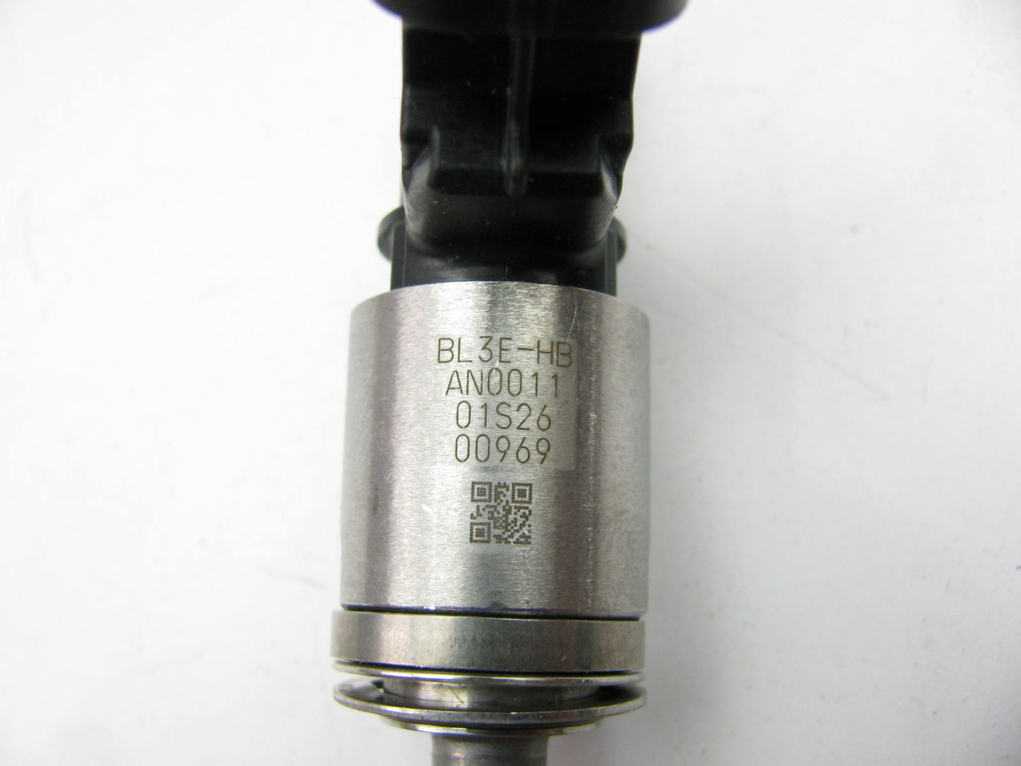 (1) NEW UNBOXED OEM Ford BL3E-HB Fuel Injector