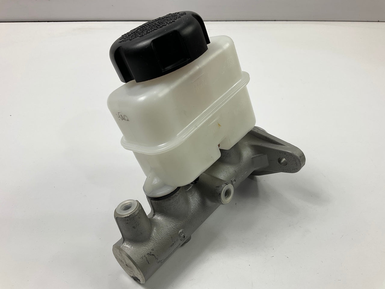 NEW UNBOXED OEM Brake Master Cylinder Casting # BM111064