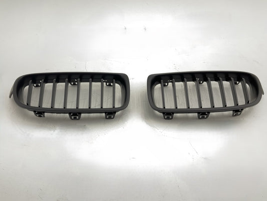 New Aftermarket BMW3070AN Front Grille Set, Matte Black