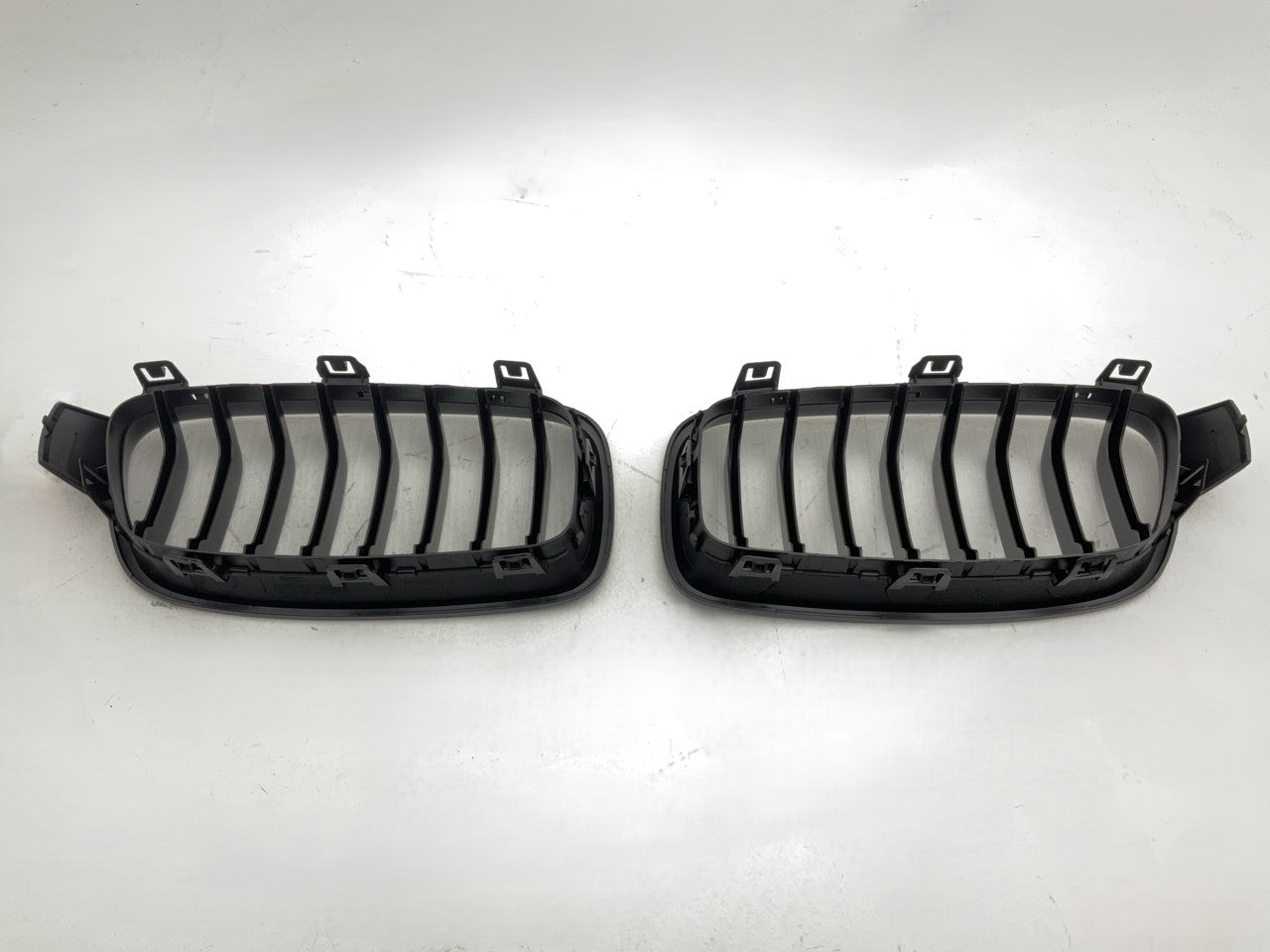 New Aftermarket BMW3070AN Front Grille Set, Matte Black