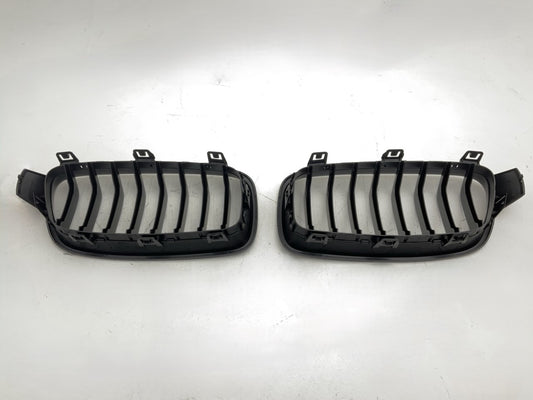 New Aftermarket BMW3070AN Front Grille Set, Matte Black