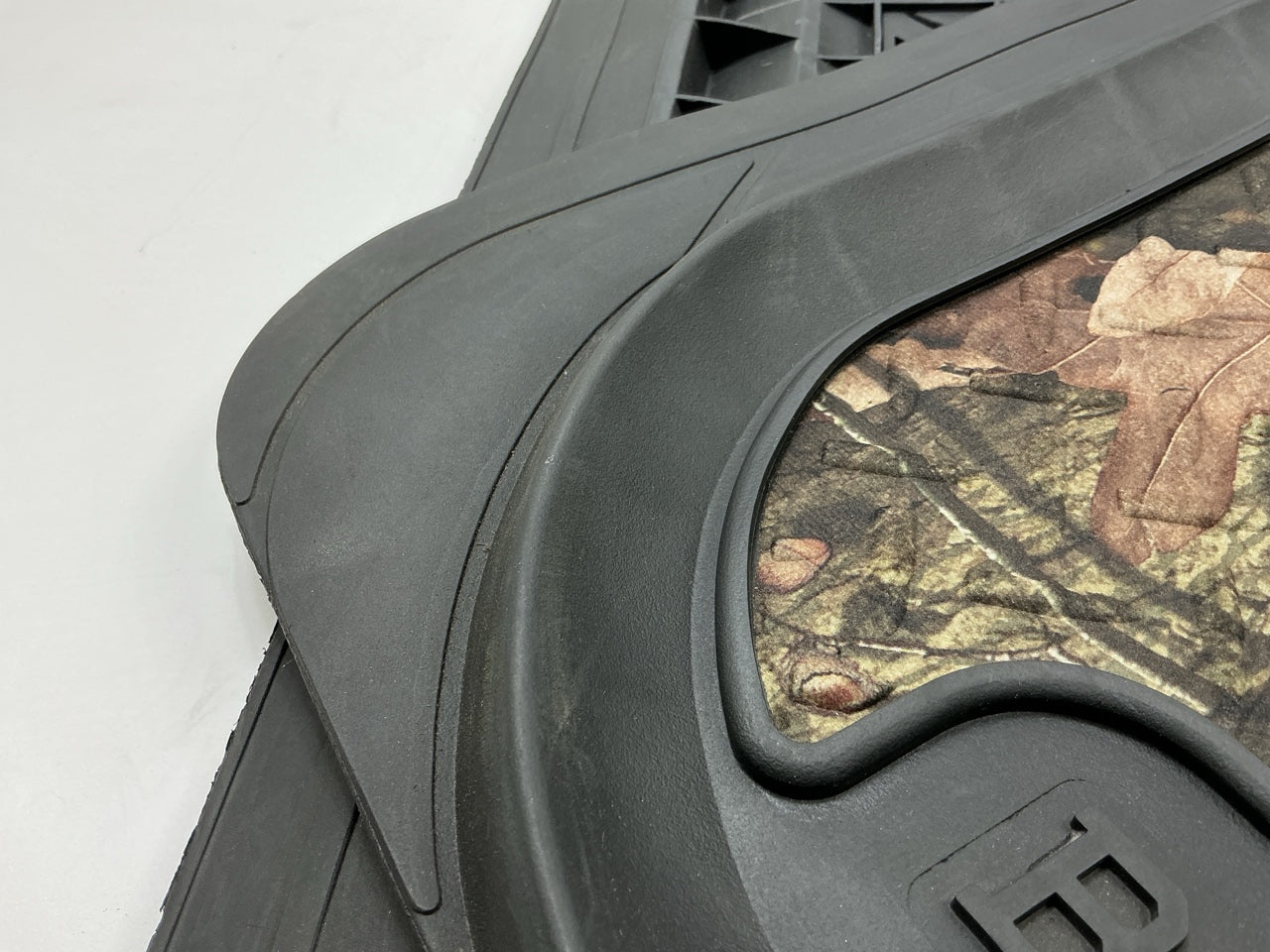 CAMO C000001790199 Universal 2-Pcs Rubber Floor Mats, 30''x20.5'', Trim-to-fit