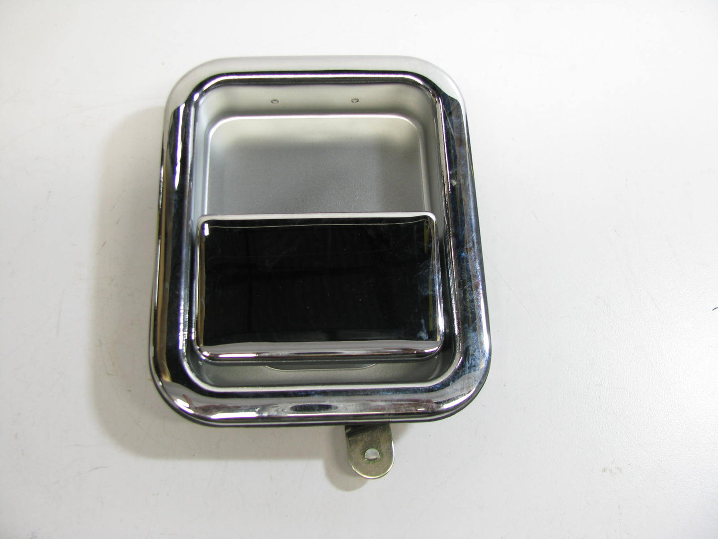 NEW - OUT OF BOX CH1311167 Front Right Outside Door Handle For 1997-06 Wrangler
