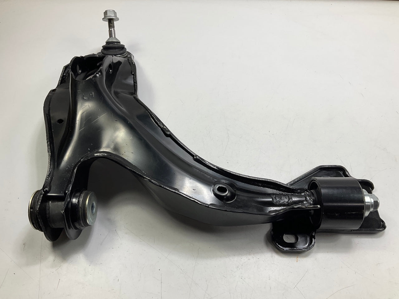 NEW UNBOXED CK620219 Front Left Lower Control Arm 2006-2011 Ford Crown Victoria