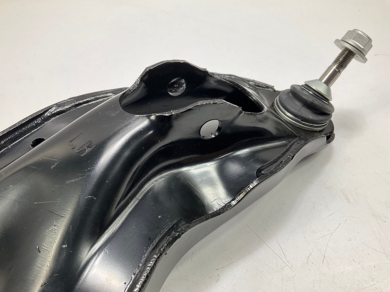 NEW UNBOXED CK620219 Front Left Lower Control Arm 2006-2011 Ford Crown Victoria