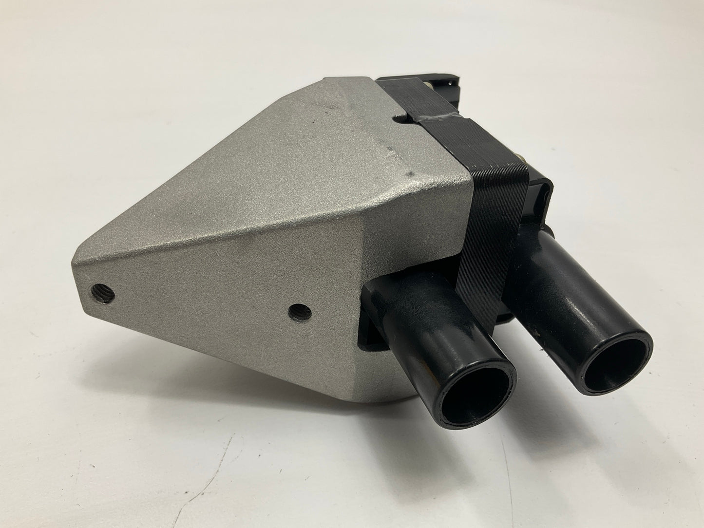 NEW - OUT OF BOX CLS1254 Ignition Coil For 94-96 Mercedes C220 2.2L-L4