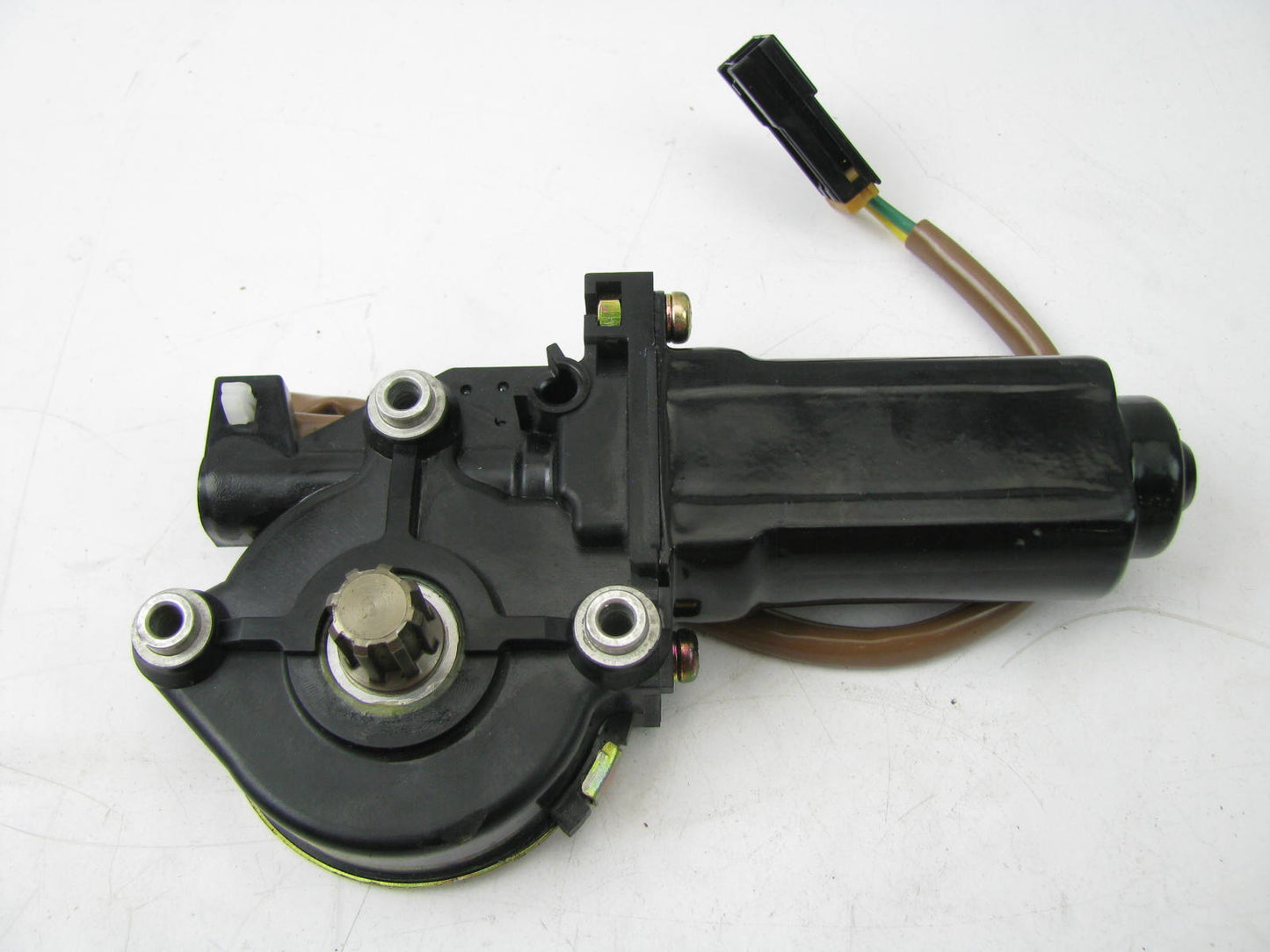 NEW OUT OF BOX CM09014XC-MOTOR Left Driver Side Rear Quarter Glass Window Motor