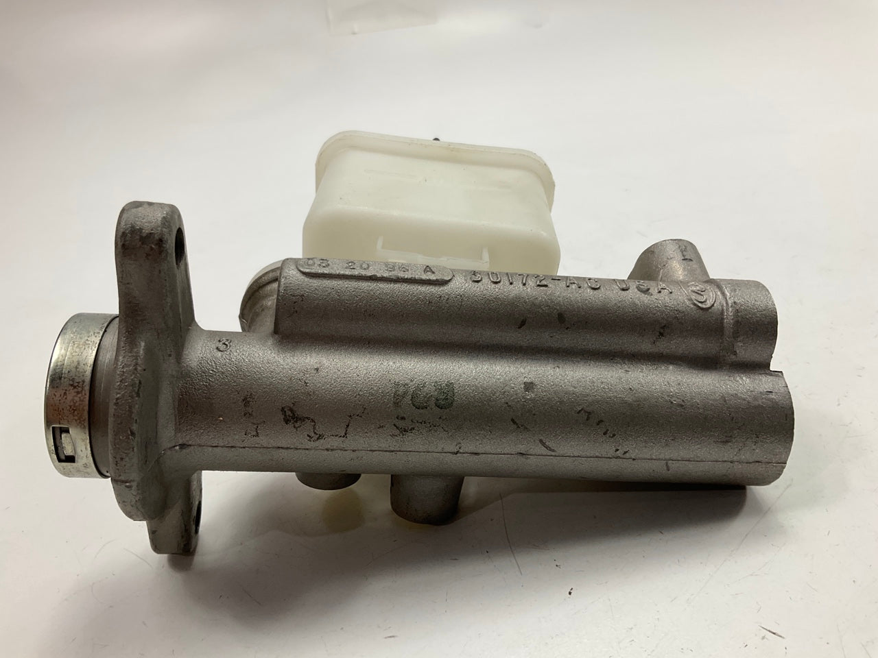 NEW UNBOXED CM1795 Brake Master Cylinder For 1985 Nissan Maxima