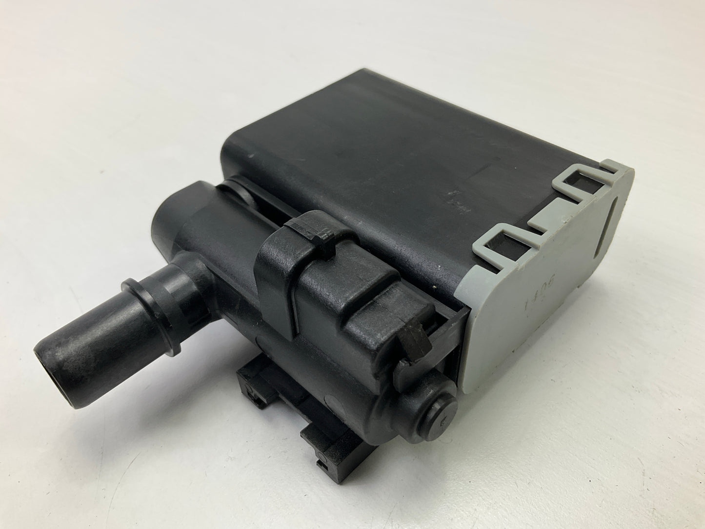 NEW - OUT OF BOX CP422 Vapor Canister Vent Solenoid