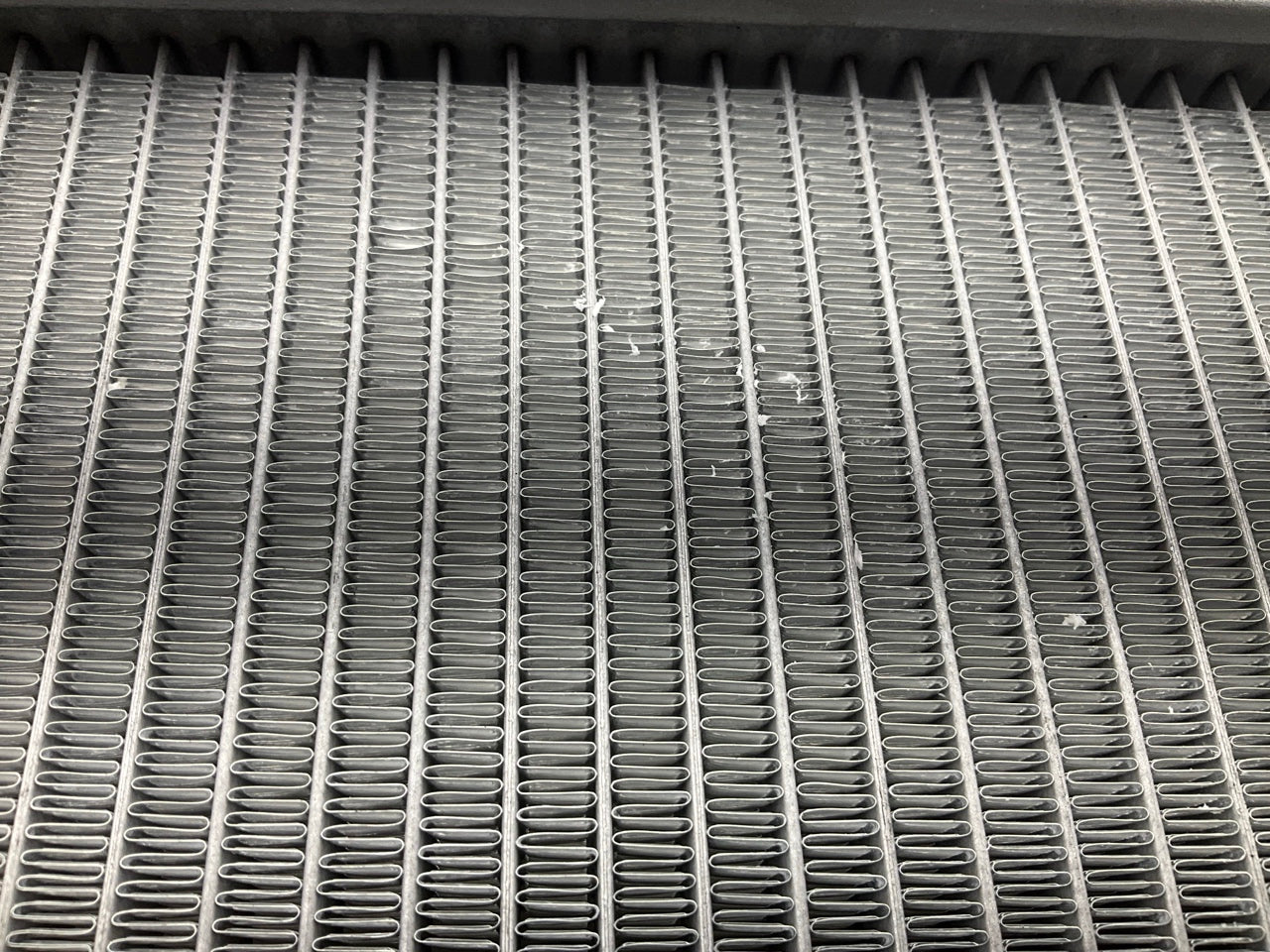 COSMETIC DAMAGE - UNBOXED - CU2339 Radiator For 2001-06 Kia Optima, 99-05 Sonata