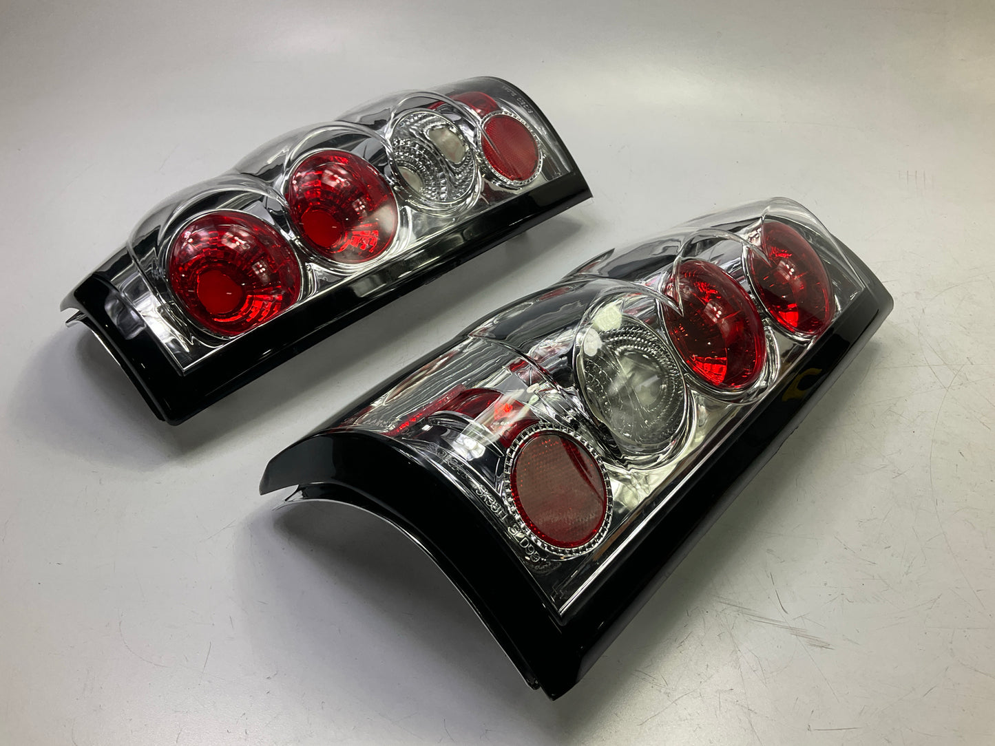 NEW 1999-02 Silverado Sierra Fleetside EURO Tail Lights Brake Lamps Left+Right