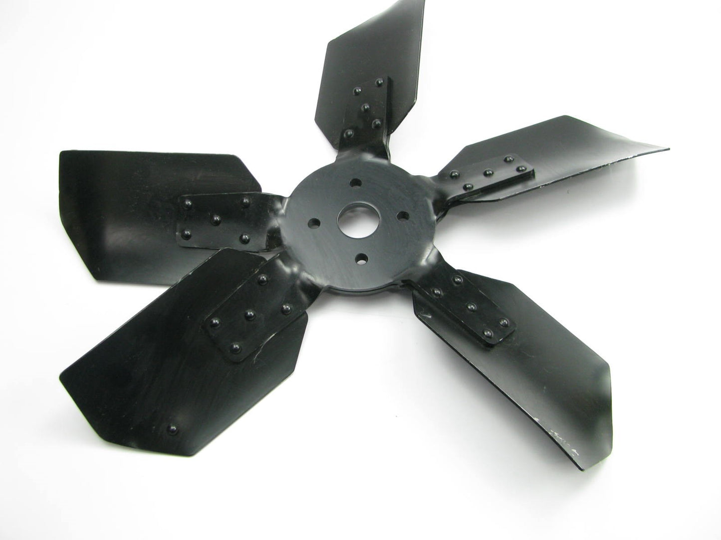 NEW - OUT OF BOX - OEM Ford D0HA-Z Metal Cooling Fan Blade