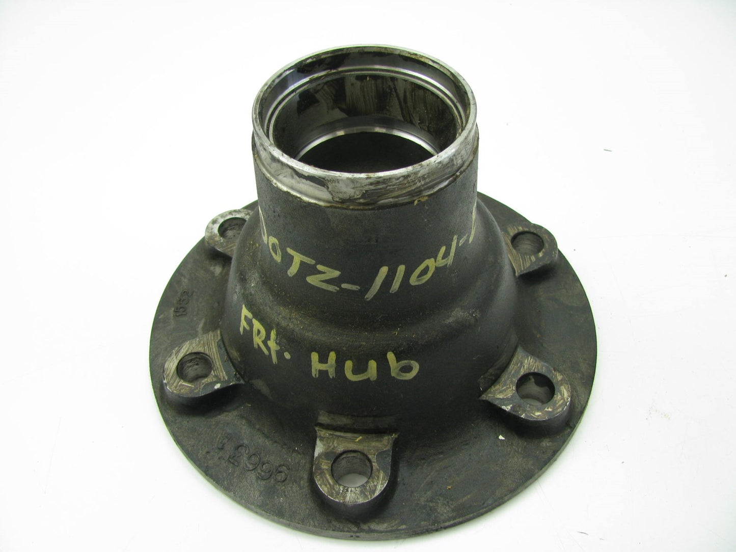 NEW - OUT OF BOX - OEM Ford D0TZ-1104-E Front Axle Hub 1970 Truck Type 2