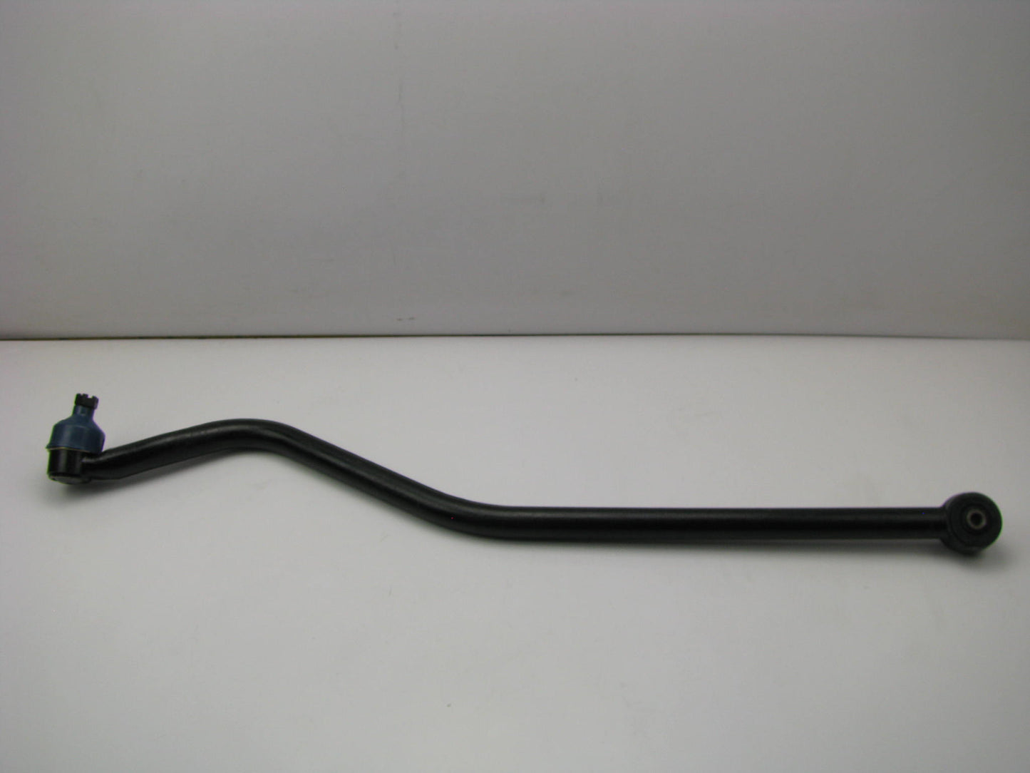 NEW - OUT OF BOX - D1174 Front Suspension Track Bar
