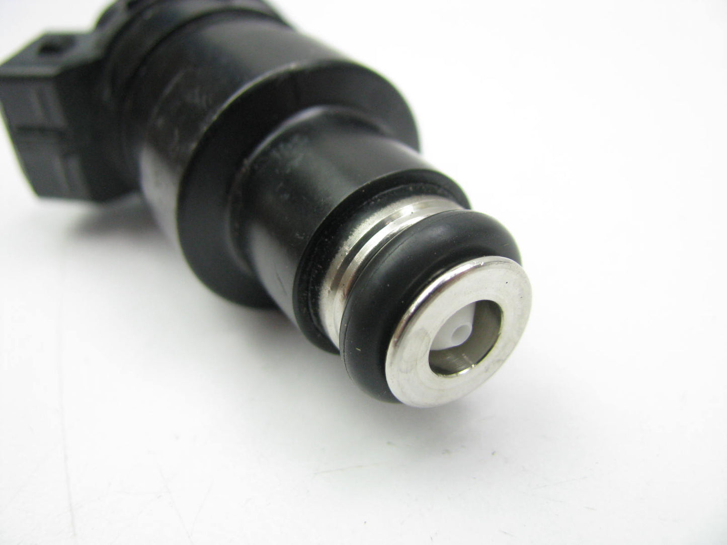 NEW - UNBOXED (1) BMW M20 325e, 528e Lucas D1650BA Fuel Injector