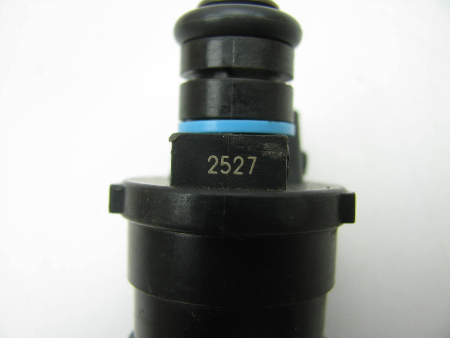 NEW - OUT OF BOX - D1810BA Fuel Injector 1986-1988 GM Chevy 5.7L TPI V8