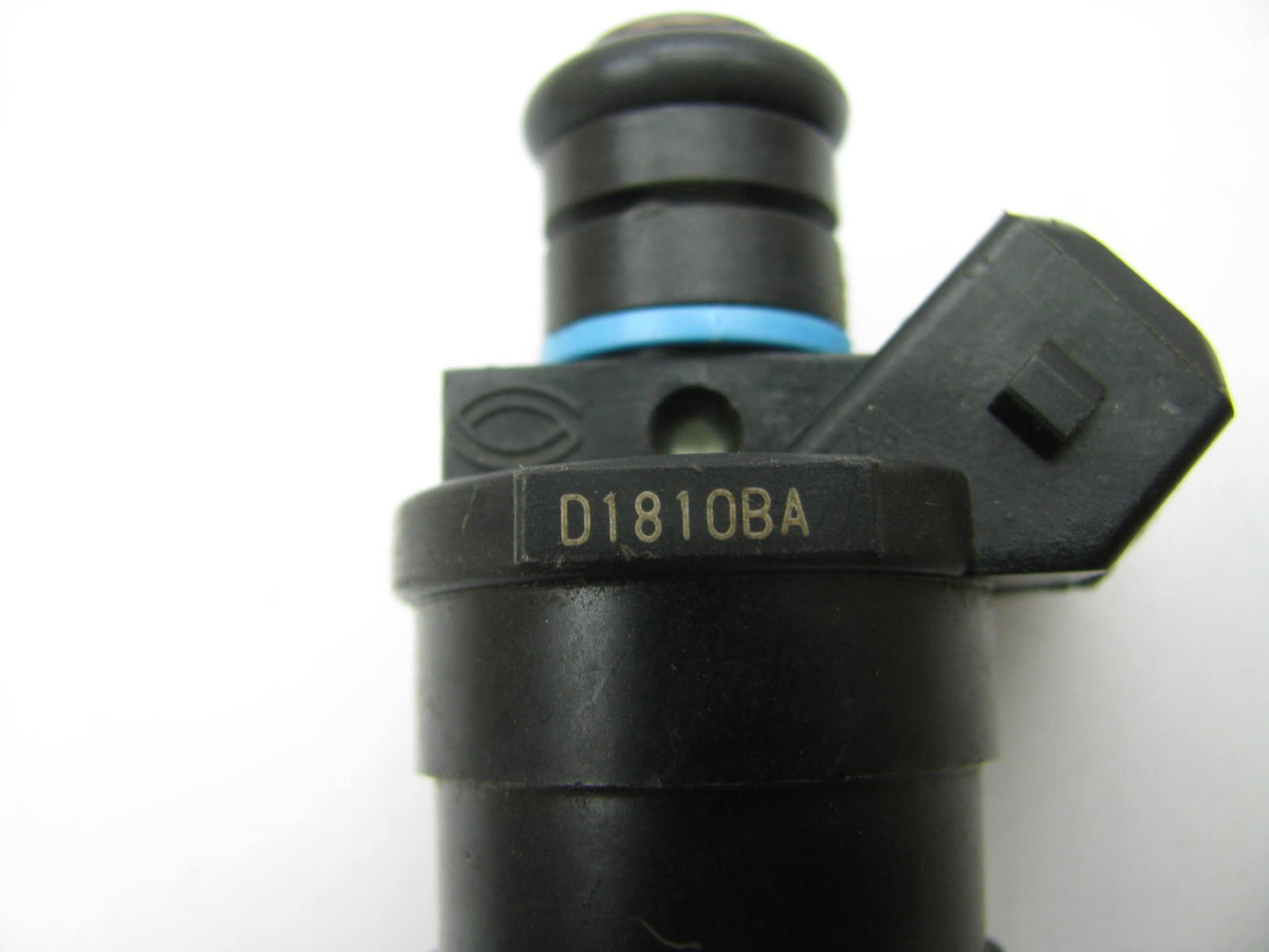 NEW - OUT OF BOX - D1810BA Fuel Injector 1986-1988 GM Chevy 5.7L TPI V8