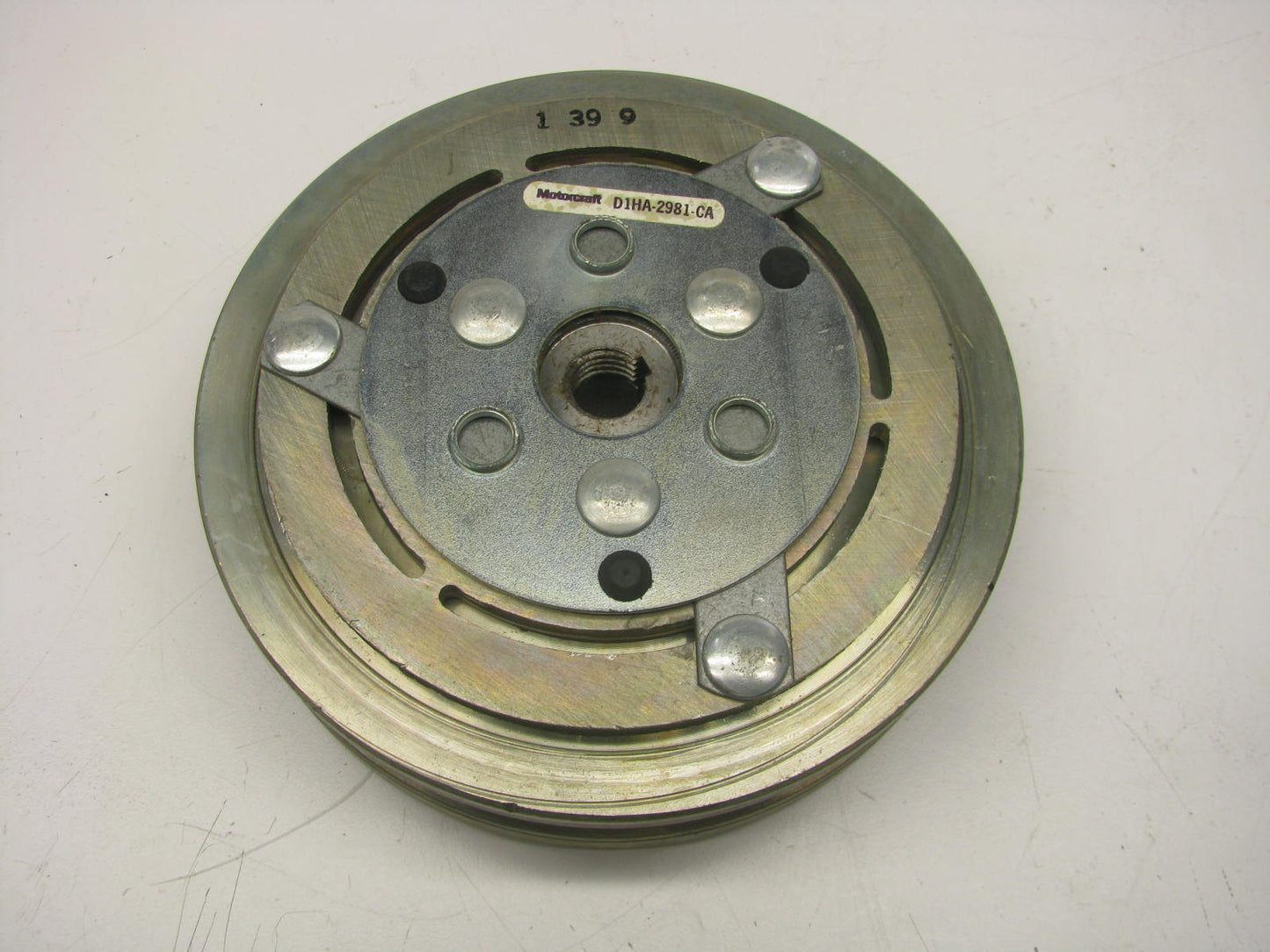 NEW - Out Of Box OEM FORD D1HA-2981-CA A/C Compressor Clutch Pulley For York