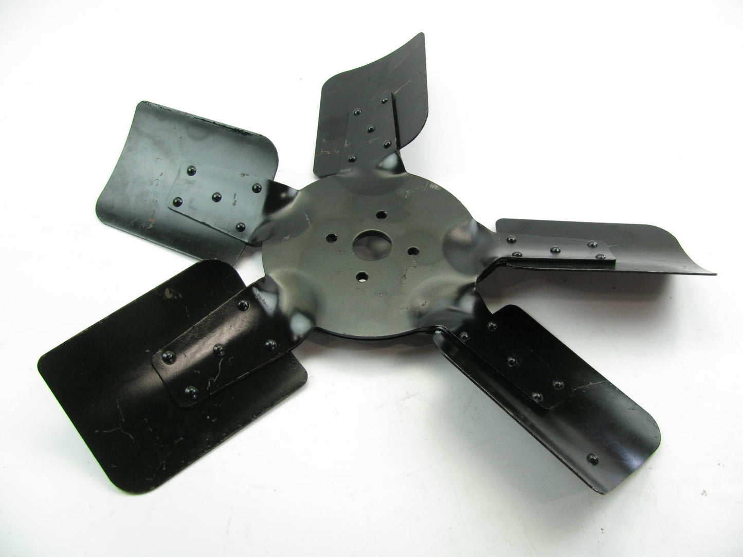 NEW - OUT OF BOX - OEM Ford D1HA-AA Cooling Fan Blade