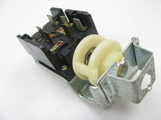 NEW - OUT OF BOX D22B-11652-AC Headlight Switch For 1971-1973 Ford Pinto