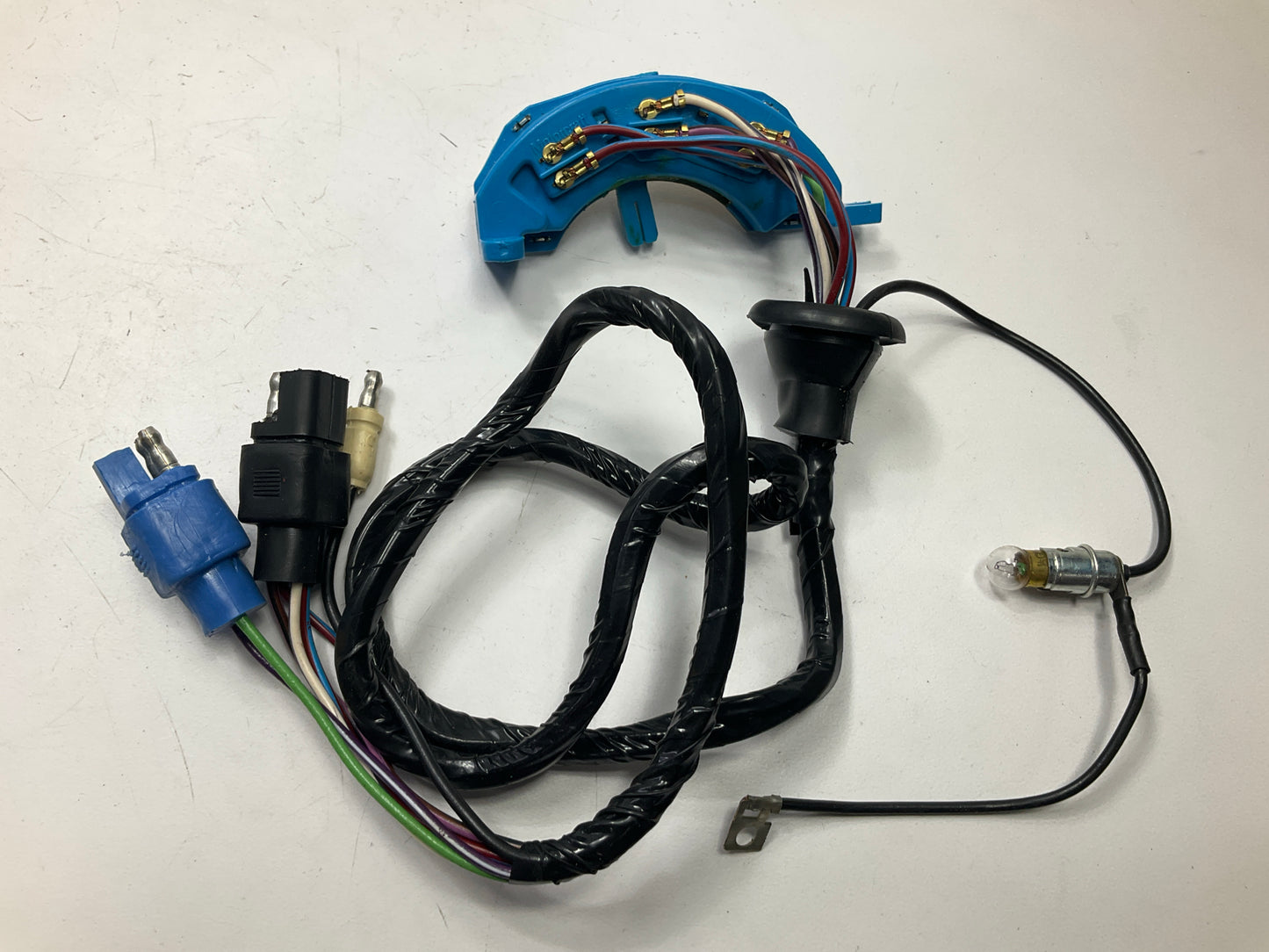 NEW - OUT OF BOX - OEM FORD D2ZA-7A247-AC Automatic Trans Neutral Safety Switch