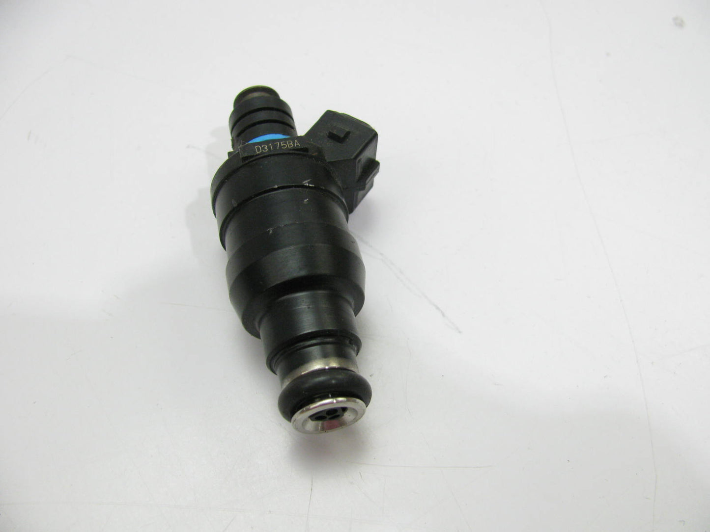 (1) NEW - OUT OF BOX D3175BA Fuel Injector