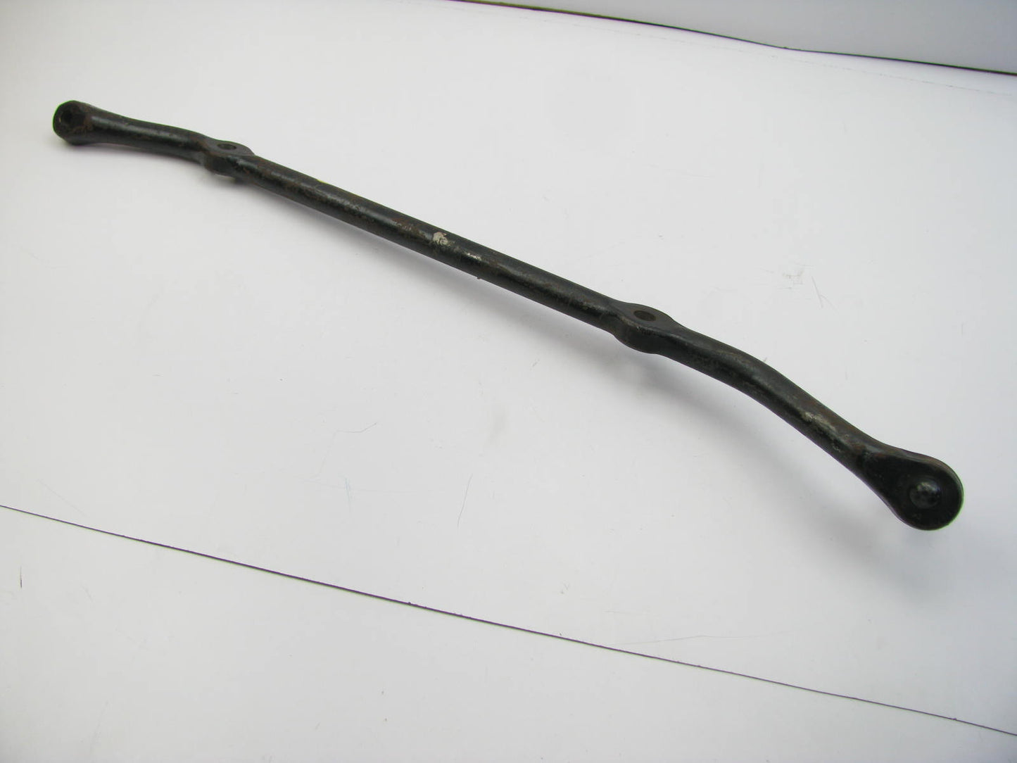 NEW - OUT OF BOX - OEM FORD D3AZ-3304-B Front Steering Center Link - DS819