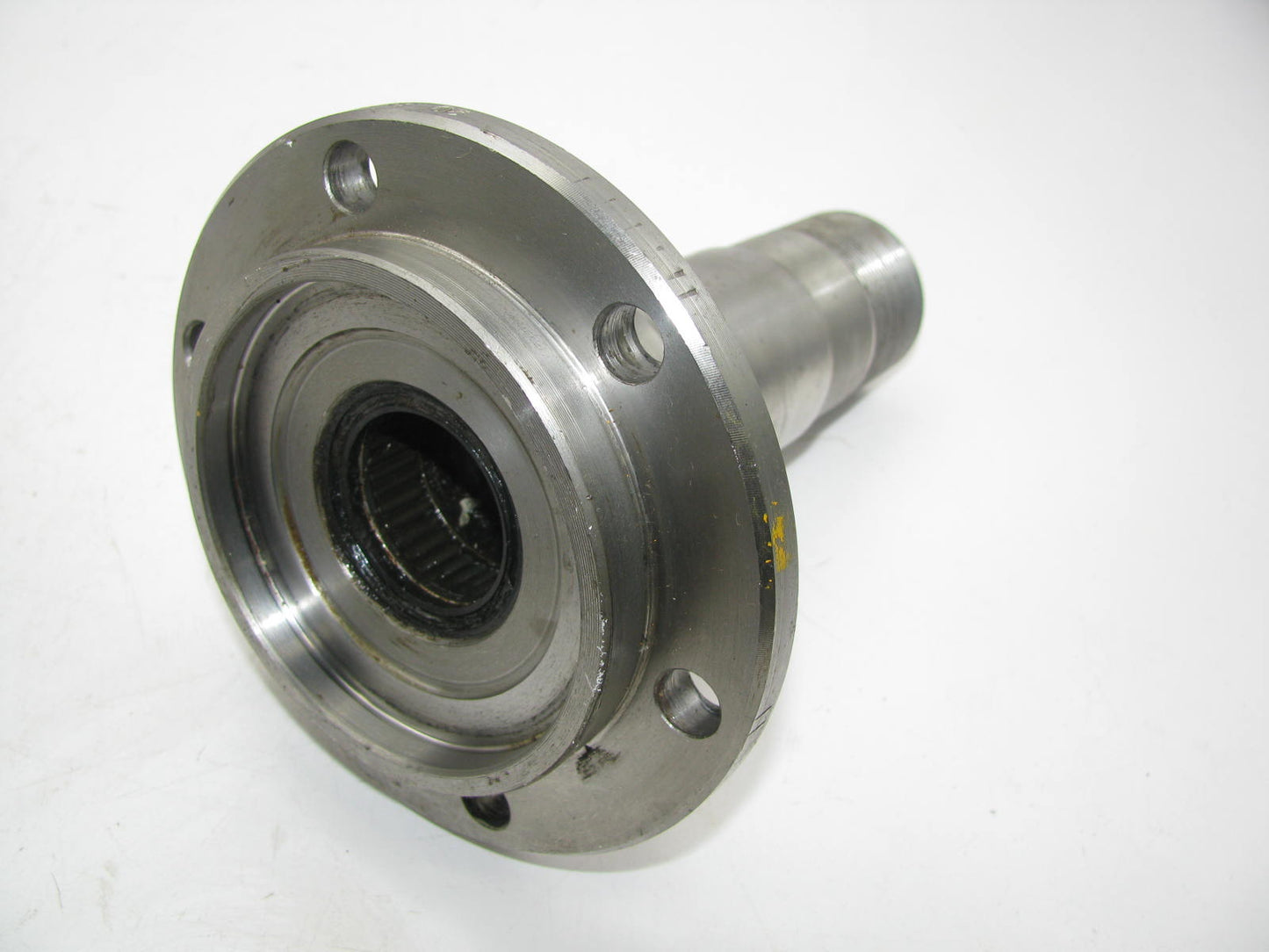 NEW - OUT OF BOX FORD D3TZ-3105-G Front Right Wheel Spindle 1975-1983 7M Axle