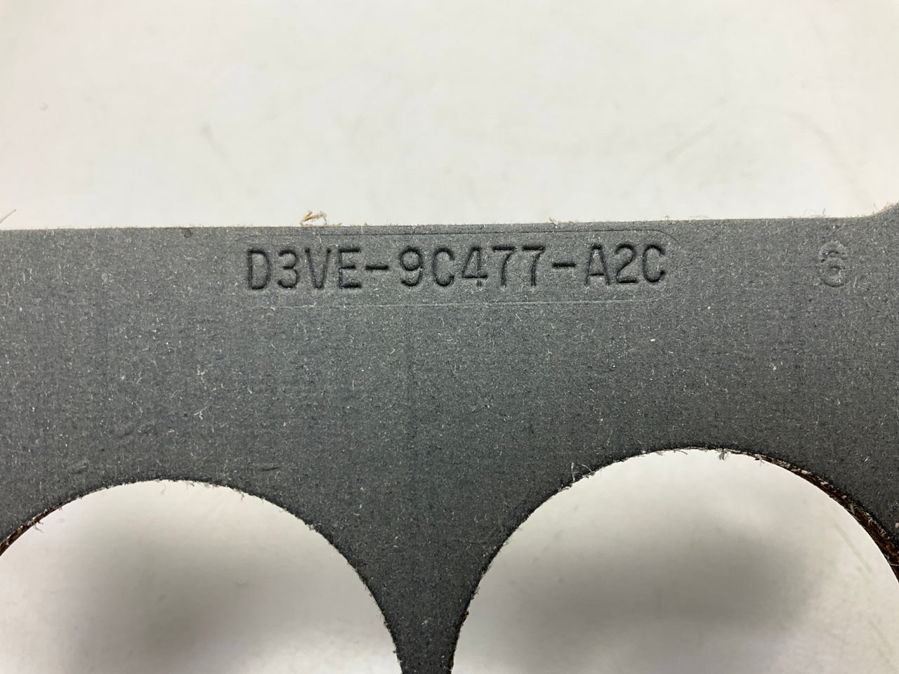 NEW UNBOXED OEM Ford D3VE-9C477-A2C Carburetor To Spacer Mounting Gasket