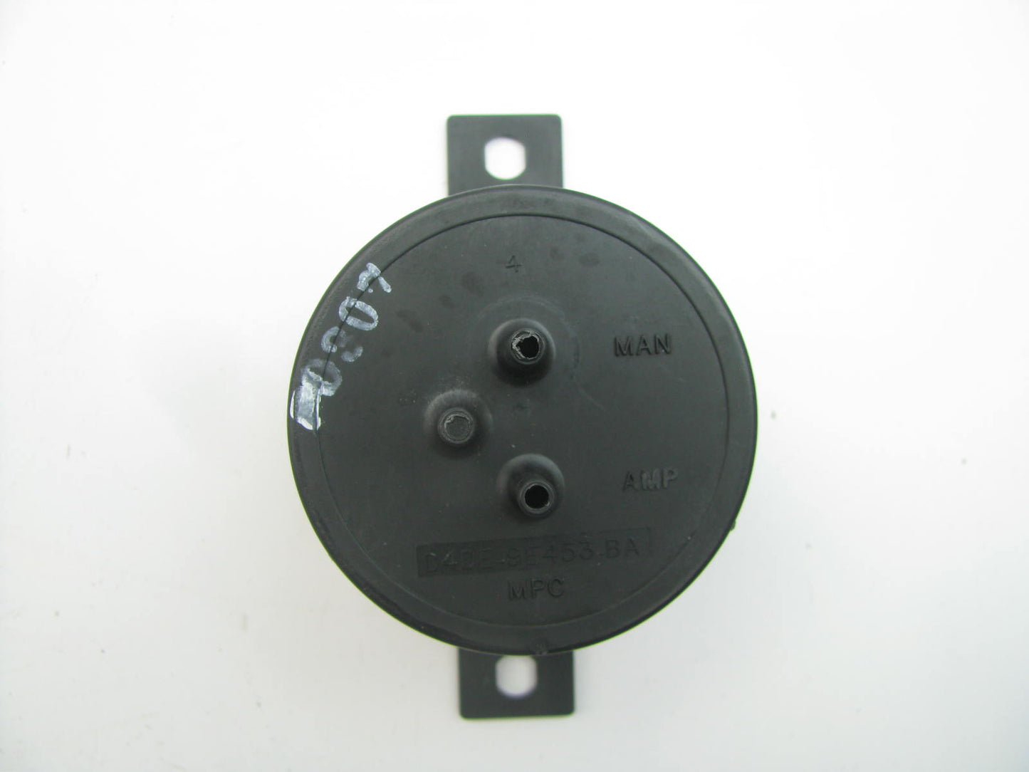 NEW - Out Of Box D4DE-9E453-BA Engine Vacuum Reservoir - D4DZ9E453B D4DZ9E453C