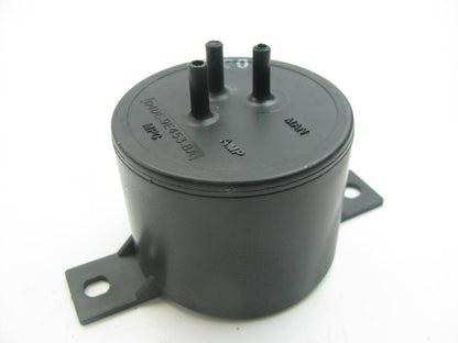 NEW - Out Of Box D4DE-9E453-BA Engine Vacuum Reservoir - D4DZ9E453B D4DZ9E453C