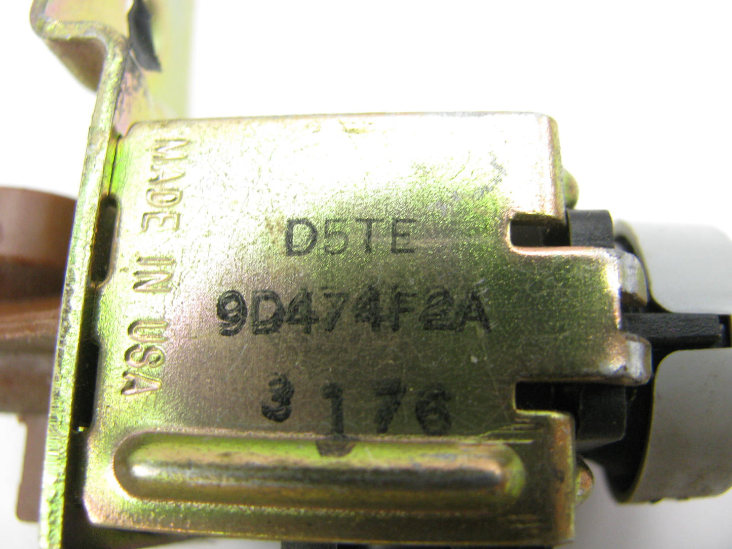 NEW - OUT OF BOX - OEM Ford D5TE-9D474-F2A EGR Vacuum Valve Solenoid