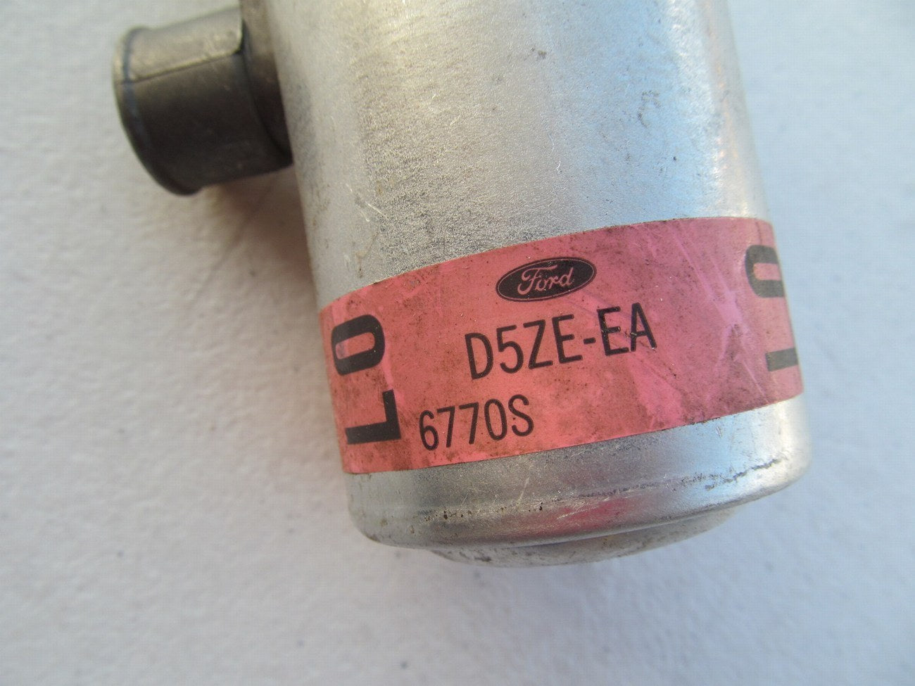 NEW - OUT OF BOX - Genuine OEM Ford D5ZE-EA Air Bypass Diverter Valve