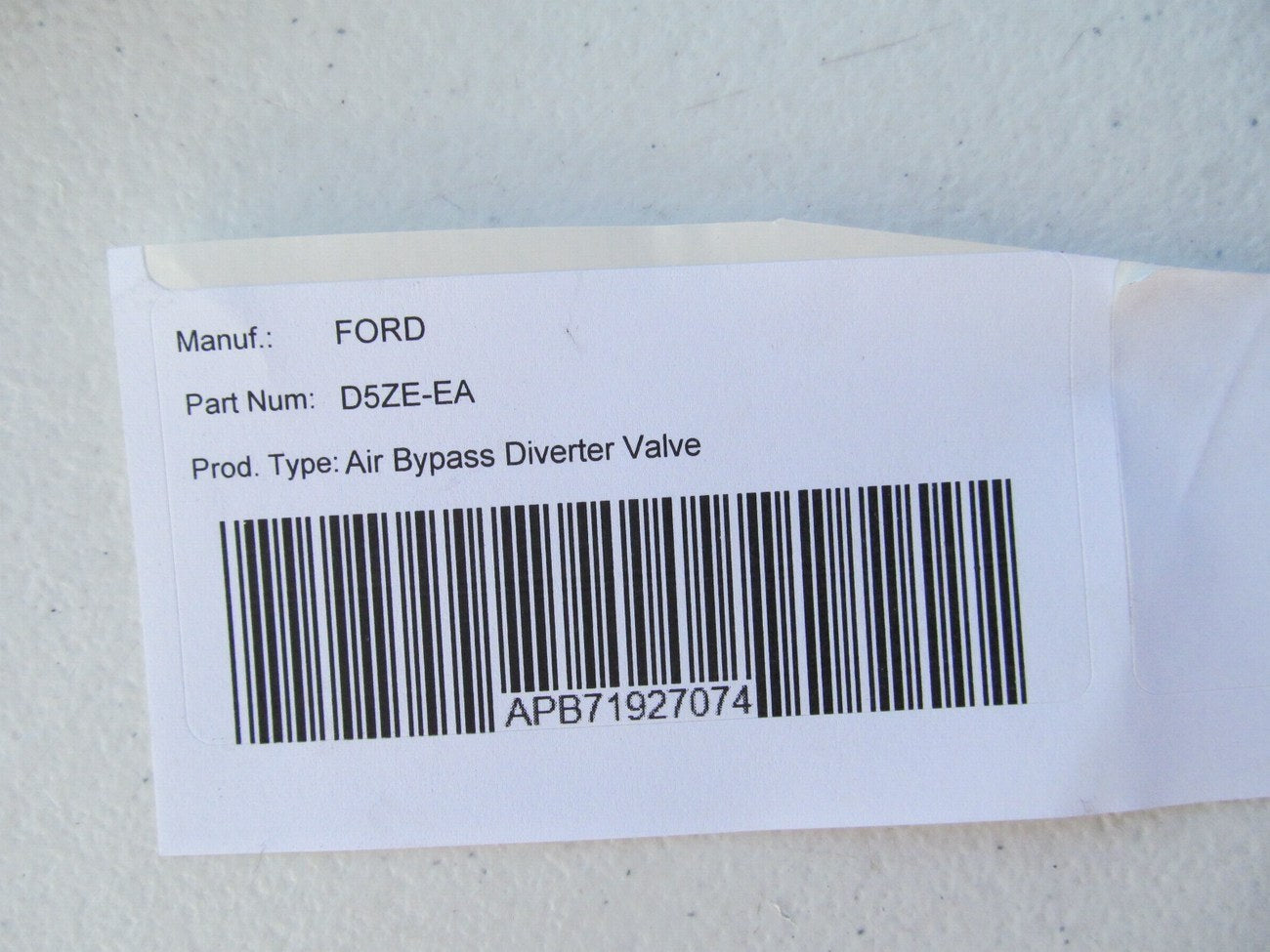 NEW - OUT OF BOX - Genuine OEM Ford D5ZE-EA Air Bypass Diverter Valve