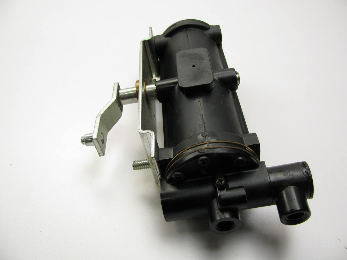NOS - OEM Ford D6HA-17505-AA Pneumatic Air Wiper Motor 76 Ford Heavy Duty Truck