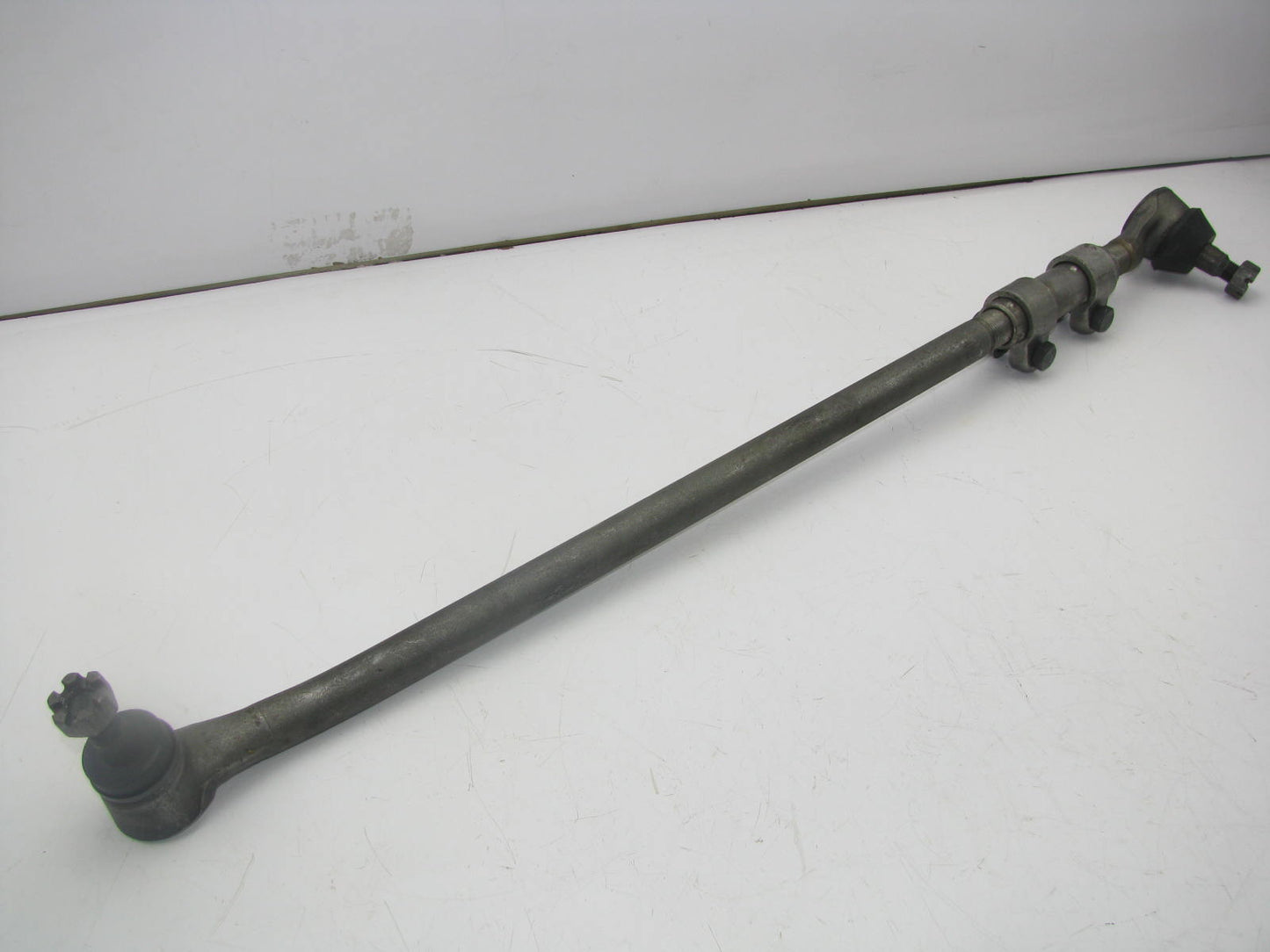NEW - OUT OF BOX FORD D6TZ-3280-A Steering Drag Link 1977 F-150 4WD 3.50 4.09