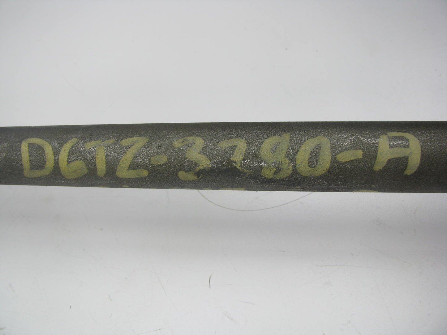 NEW - OUT OF BOX FORD D6TZ-3280-A Steering Drag Link 1977 F-150 4WD 3.50 4.09