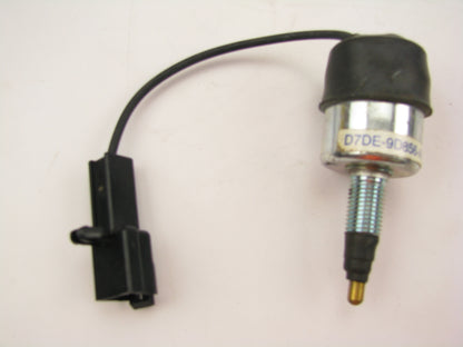 NEW - OUT OF BOX - OEM Ford D7DE-9D856-AA Carburetor Idle Stop Solenoid