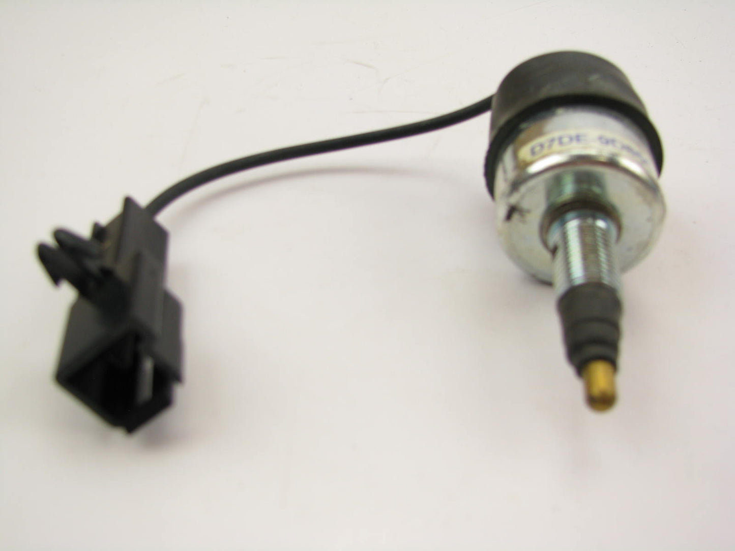 NEW - OUT OF BOX - OEM Ford D7DE-9D856-AA Carburetor Idle Stop Solenoid