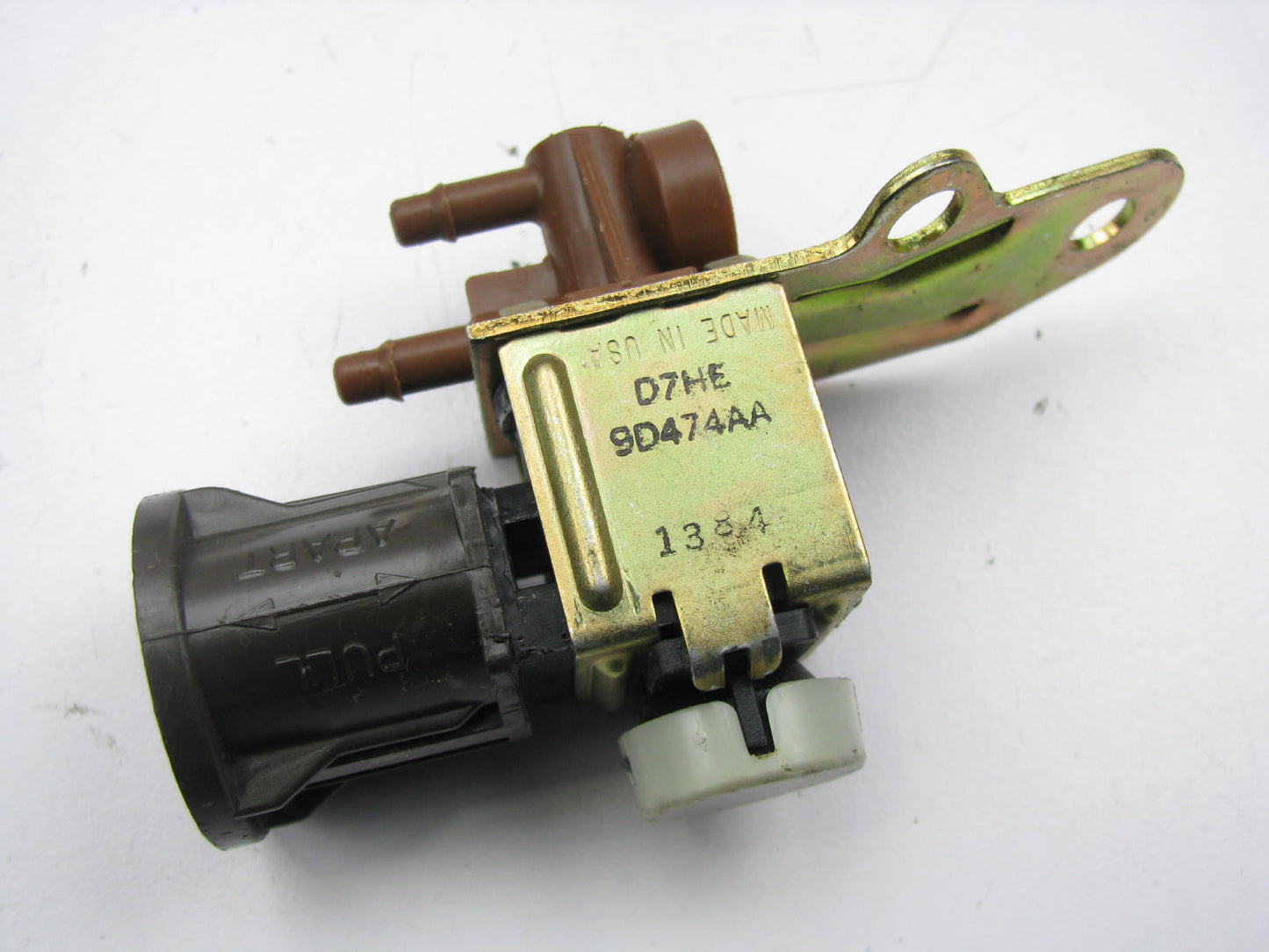 NEW - OUT OF BOX D7HE-9D474-AA EGR Vacuum Solenoid 1975-1979 475 477 534-V8 CALI