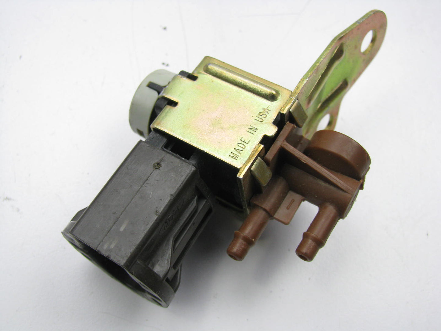 NEW - OUT OF BOX D7HE-9D474-AA EGR Vacuum Solenoid 1975-1979 475 477 534-V8 CALI