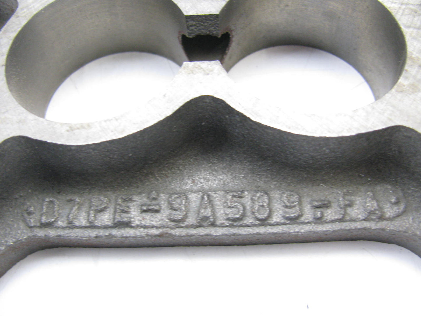 NEW - Out Of Box D7PE-9A589-FA Carburetor EGR Spacer 1973-1975 Ford 360 390 2V