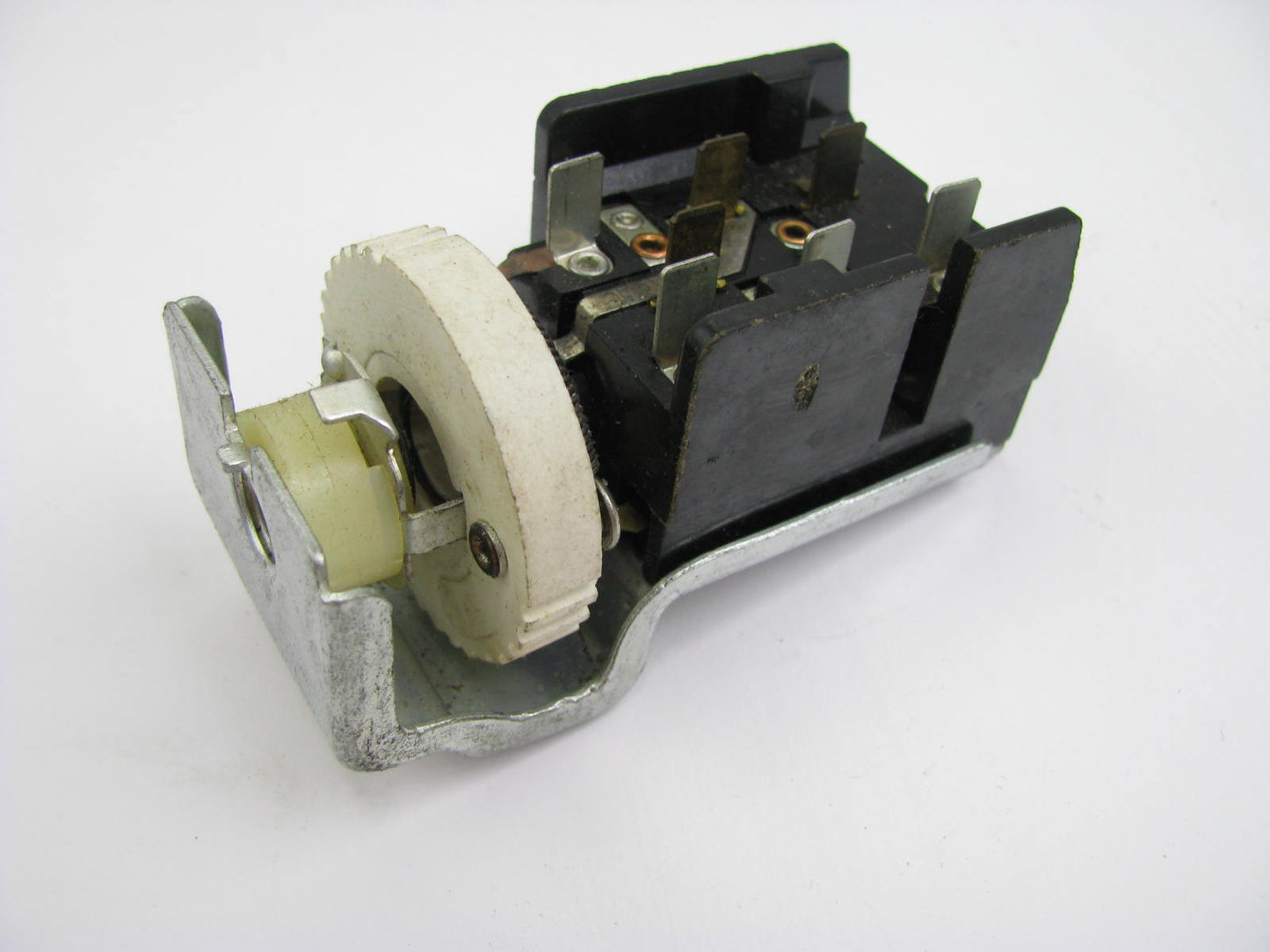 NEW - OUT OF BOX FORD D7TB-11654-AA Headlamp Headlight Switch - D7TZ-11654-A