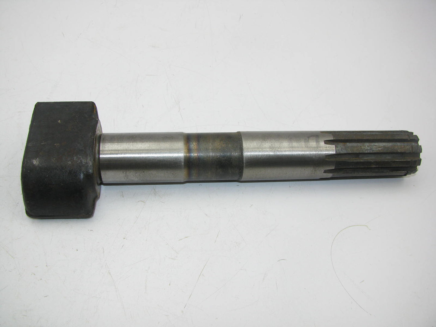 NEW - OUT OF BOX FORD D8HZ-2231-A Left Air Brake Camshaft - 7M 9M 10.8M 12.M