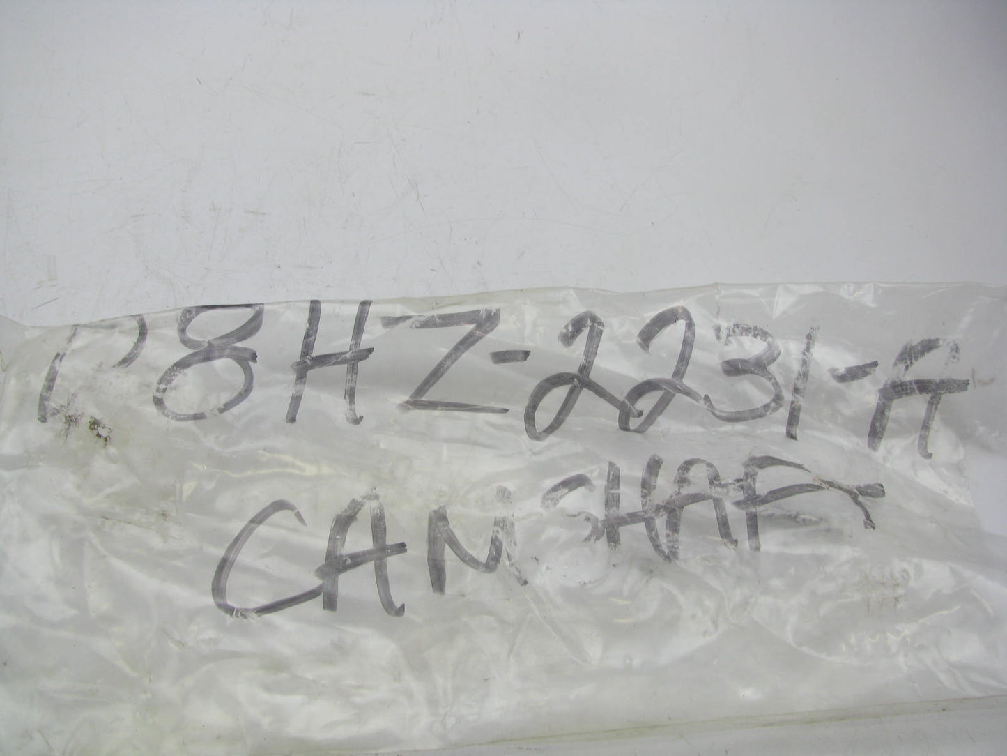 NEW - OUT OF BOX FORD D8HZ-2231-A Left Air Brake Camshaft - 7M 9M 10.8M 12.M