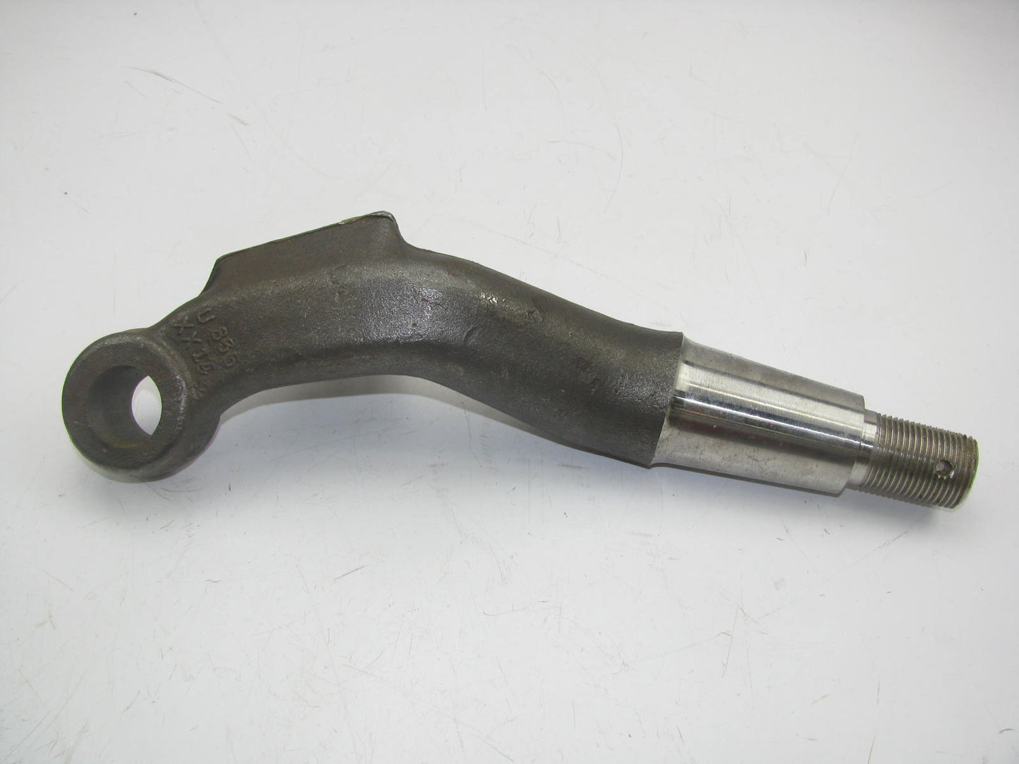 NEW - OUT OF BOX D8HZ-3130-A Right Steering Arm Spindle 1978-1982 CL-CLT900 12M